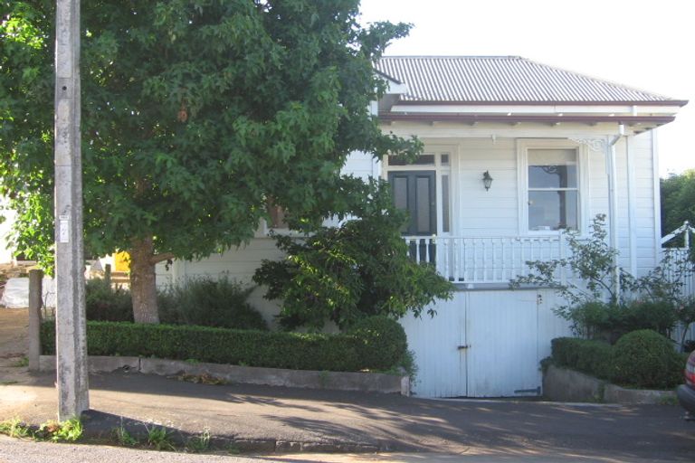 Photo of property in 23 St Aubyn Street, Devonport, Auckland, 0624