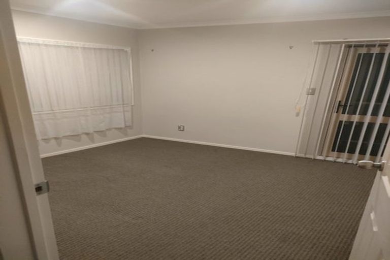 Photo of property in 1 Tavua Lane, Ranui, Auckland, 0612