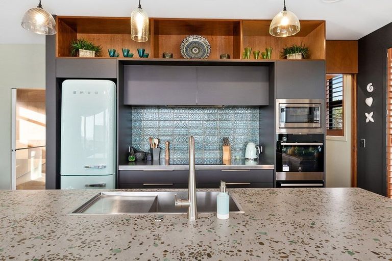 Photo of property in 14 Hamblyn Street, Strandon, New Plymouth, 4312