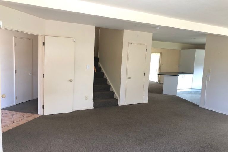 Photo of property in 93 Sturges Road, Henderson, Auckland, 0612
