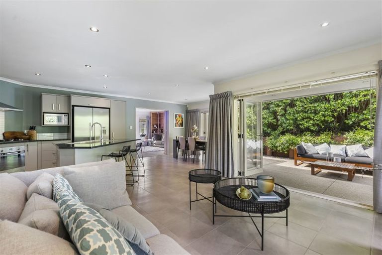 Photo of property in 7 Tranquility Rise, Mellons Bay, Auckland, 2014