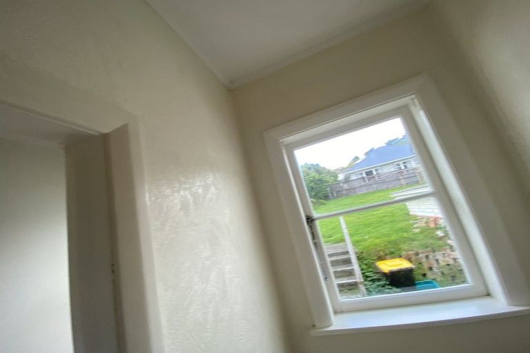 Photo of property in 1/158 Newlands Road, Newlands, Wellington, 6037