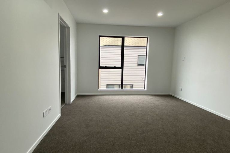 Photo of property in 36 Sinton Road, Hobsonville, Auckland, 0618