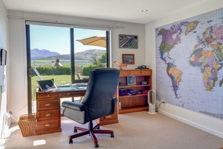 Photo of property in 56 Jacks Point Rise, Jacks Point, Queenstown, 9371