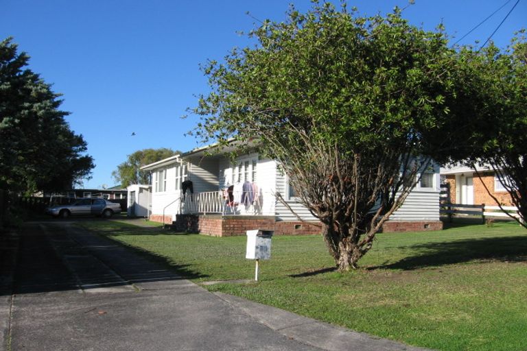 Photo of property in 31 Tiroroa Avenue, Te Atatu South, Auckland, 0610