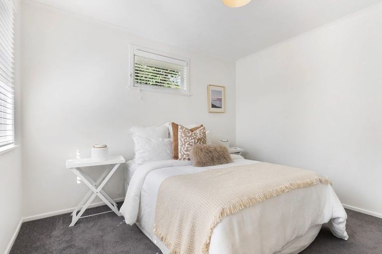 Photo of property in 40 Paragon Avenue, Beach Haven, Auckland, 0626