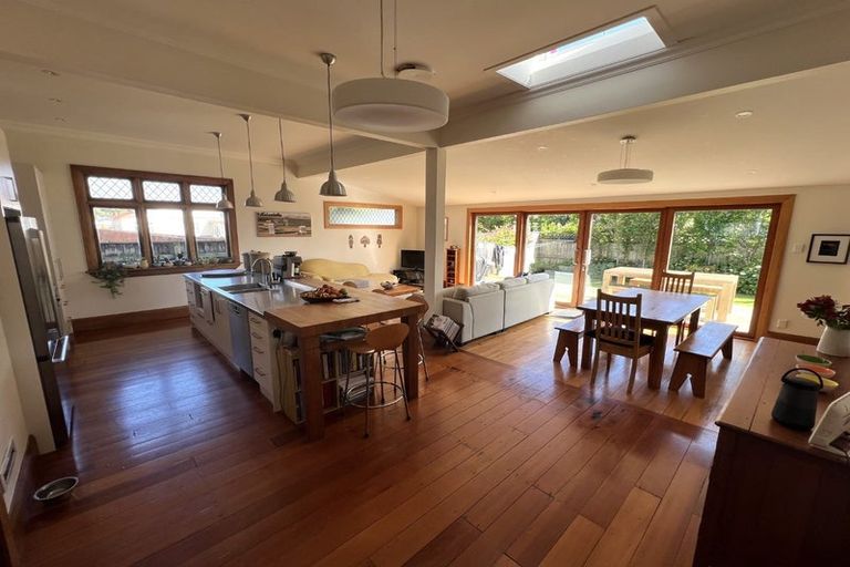 Photo of property in 1/5 Heretaunga Street, Petone, Lower Hutt, 5012