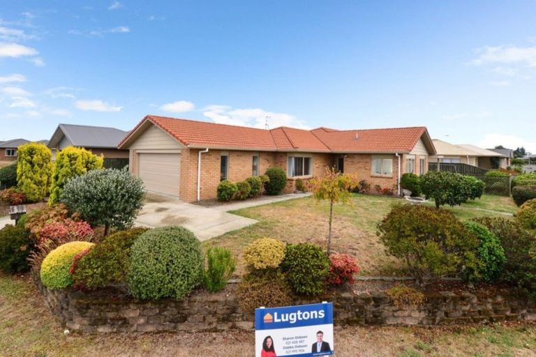 Photo of property in 2 Shrule Place, Huntington, Hamilton, 3210