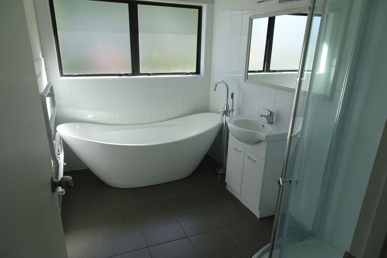 Photo of property in 3a Hawk Place, Selwyn Heights, Rotorua, 3015