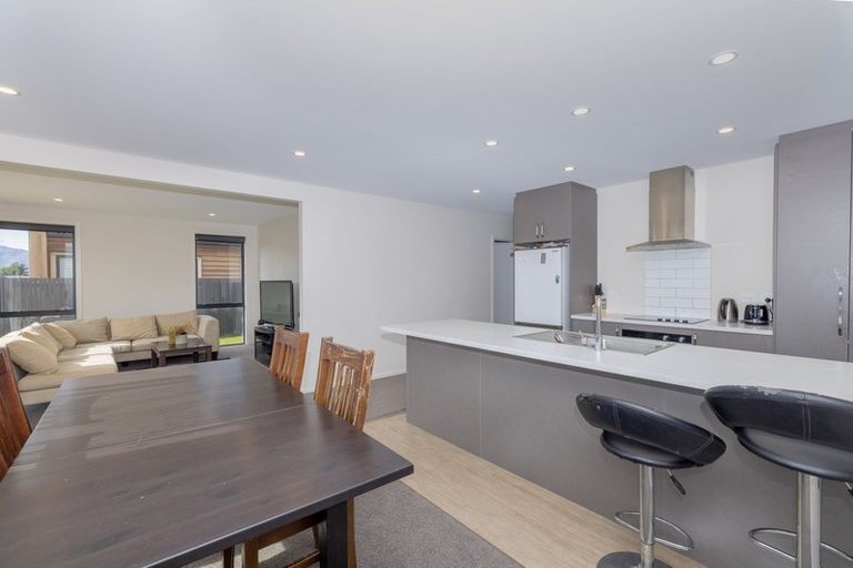 Photo of property in 5 Mount Creighton Crescent, Wanaka, 9305