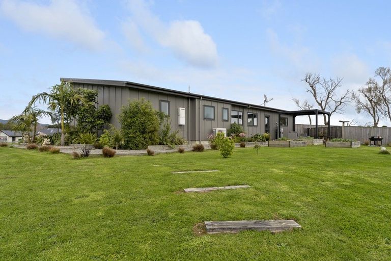 Photo of property in 4 Honoiti Ranapiri Place, Manakau, Levin, 5573