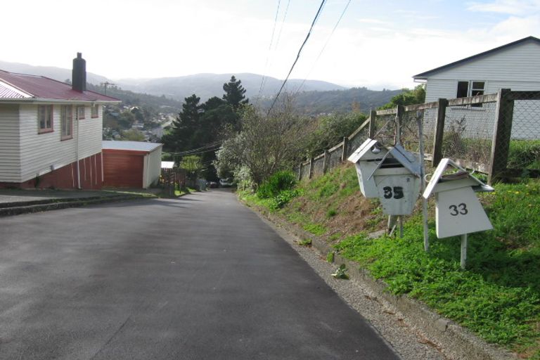 Photo of property in 35 August Street, Stokes Valley, Lower Hutt, 5019