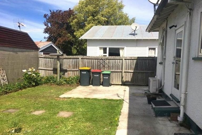 Photo of property in 2/64 Division Street, Riccarton, Christchurch, 8041