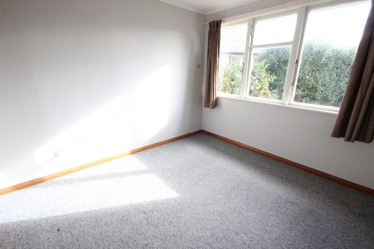 Photo of property in 8 Ayr Place, Hokowhitu, Palmerston North, 4410