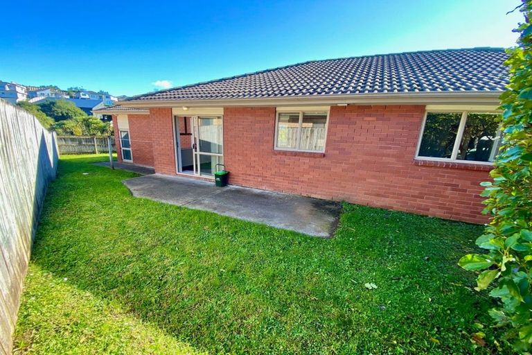 Photo of property in 10 Burton's Drive, Swanson, Auckland, 0614