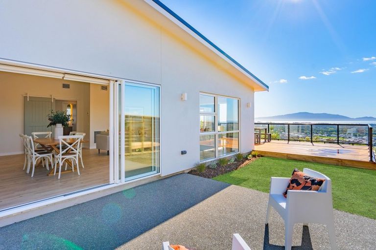 Photo of property in 90 Kotare Street, Waikanae, 5036