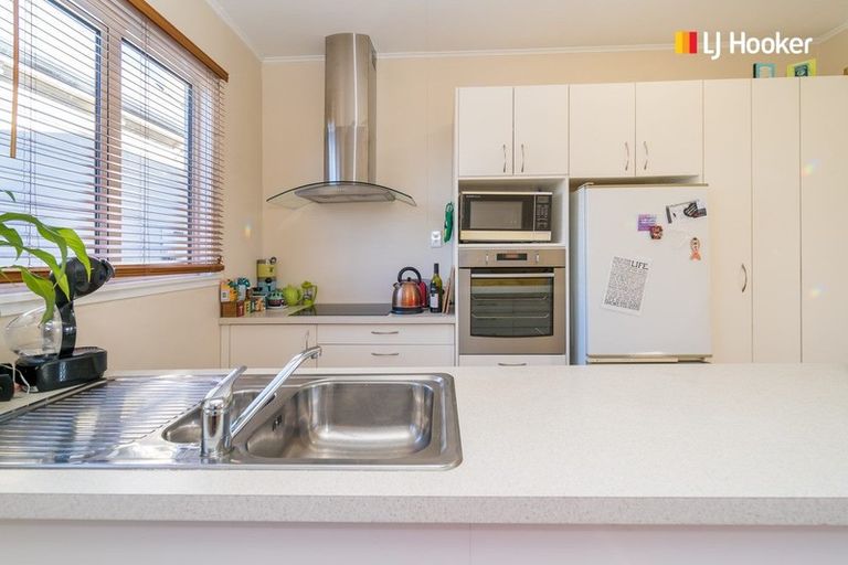 Photo of property in 23 Royal Crescent, Saint Kilda, Dunedin, 9012