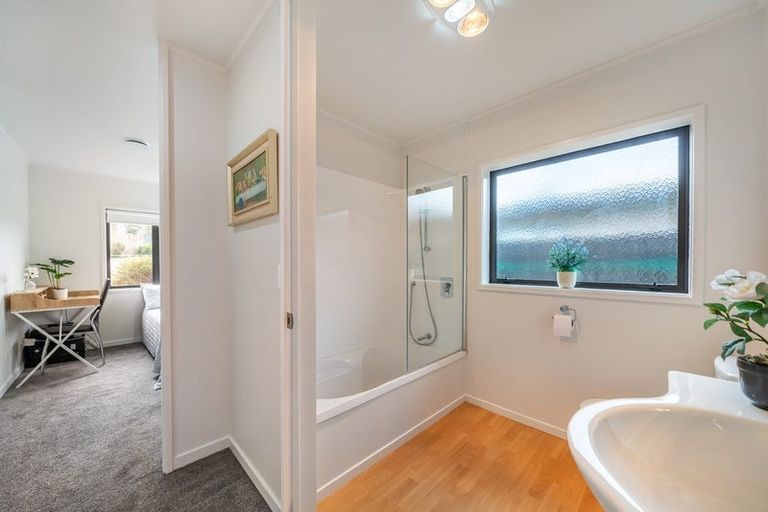 Photo of property in 7 Diamond Grove, Brown Owl, Upper Hutt, 5018