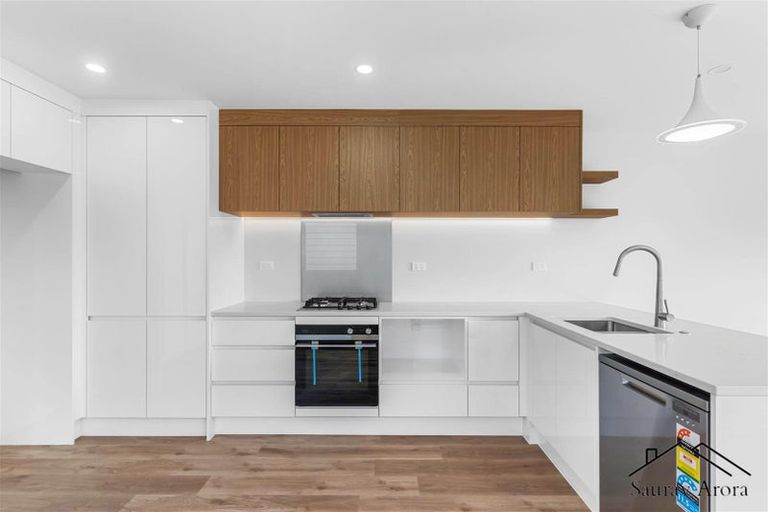 Photo of property in 18 Combat Street, Papakura, 2110