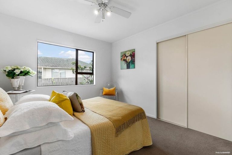Photo of property in 2/294 Birkdale Road, Birkdale, Auckland, 0626