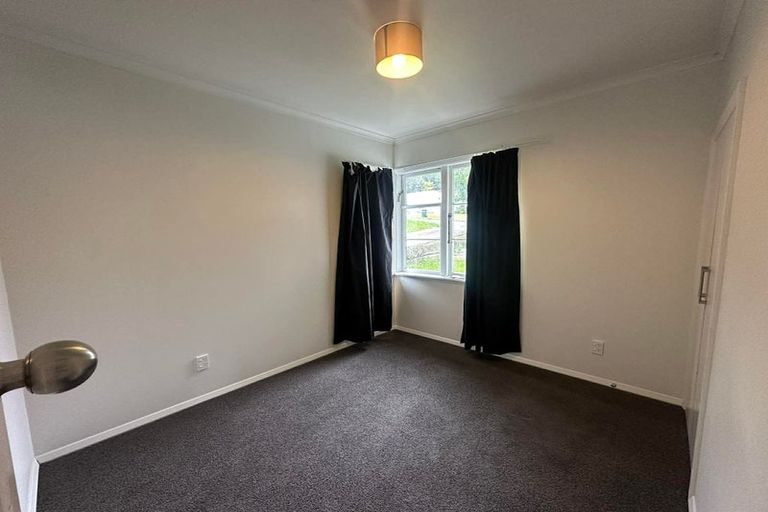 Photo of property in 3a Kopara Grove, Stokes Valley, Lower Hutt, 5019