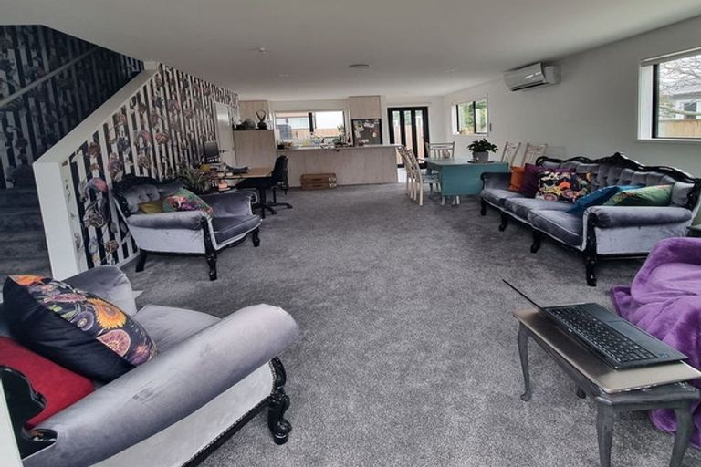 Photo of property in 2/42 Cambridge Terrace, Waiwhetu, Lower Hutt, 5010