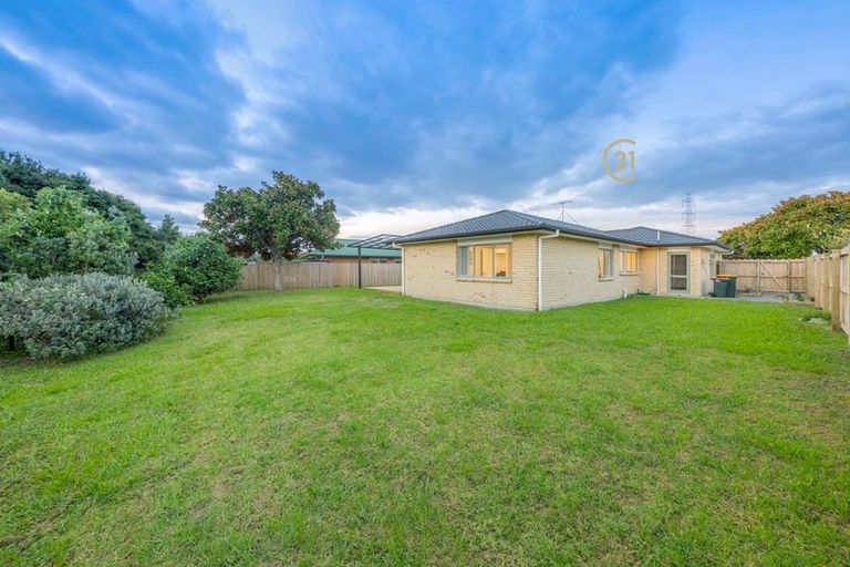 Photo of property in 71 Medvale Avenue, Flat Bush, Auckland, 2019