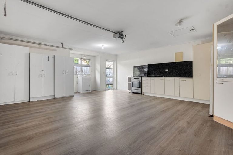 Photo of property in 27 Richfield Crescent, Westgate, Auckland, 0614