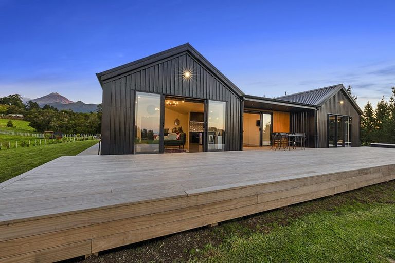 Photo of property in 1640 Mangorei Road, Mangorei, New Plymouth, 4371