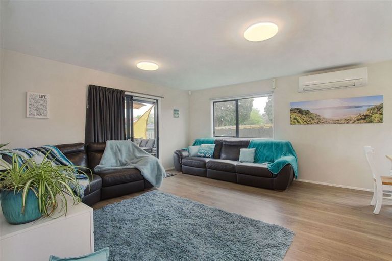 Photo of property in 3a Vela Place, Clarks Beach, 2122