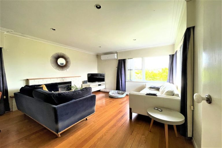 Photo of property in 477 Beach Road, Murrays Bay, Auckland, 0630