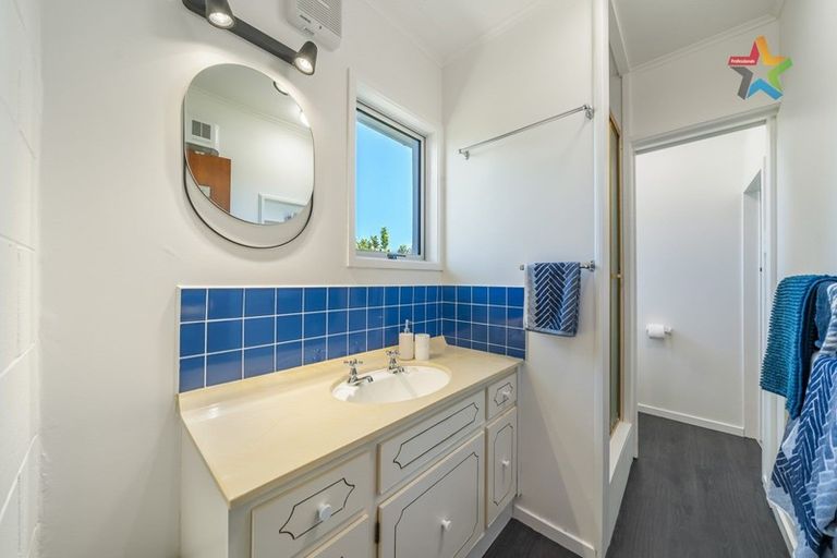 Photo of property in 3c Maungaraki Road, Korokoro, Lower Hutt, 5012
