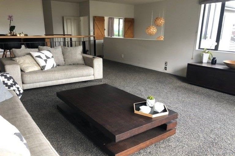 Photo of property in 3 Francesca Place, West Harbour, Auckland, 0618