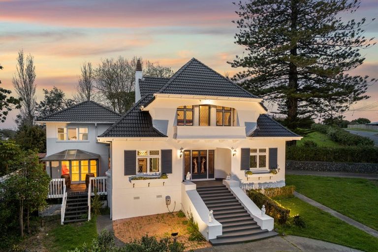 Photo of property in 6 Peverill Crescent, Papatoetoe, Auckland, 2025