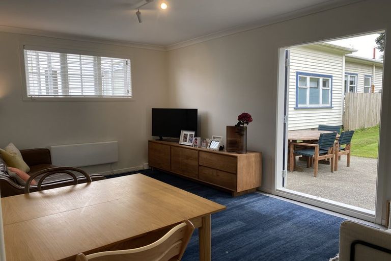Photo of property in 2 Duppa Street, Berhampore, Wellington, 6023