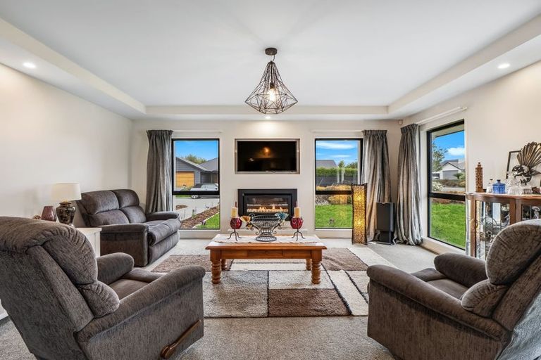 Photo of property in 21 Watkins Drive, Rangiora, 7400