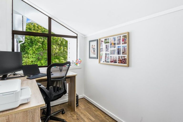 Photo of property in 31 Seddon Street, Waikanae, 5036