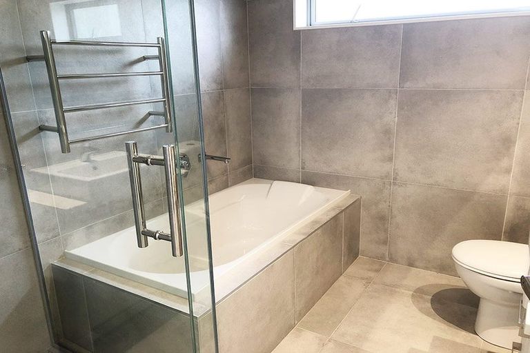 Photo of property in 40b Chippendale Crescent, Birkdale, Auckland, 0626