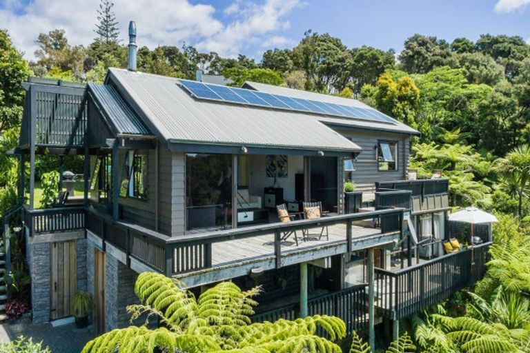 Photo of property in 15 Major Bridge Drive, Russell, 0272