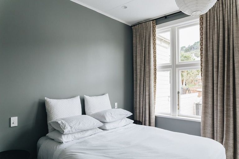 Photo of property in 26 Roxburgh Street, Mount Victoria, Wellington, 6011