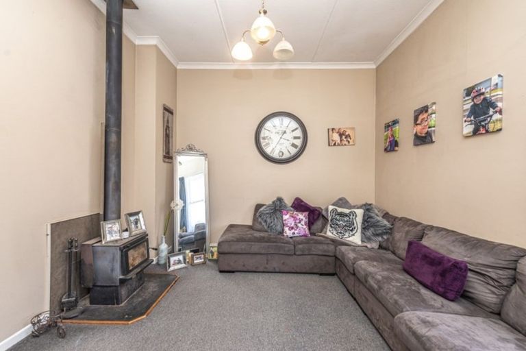 Photo of property in 3 Kelvin Street, Aramoho, Whanganui, 4500