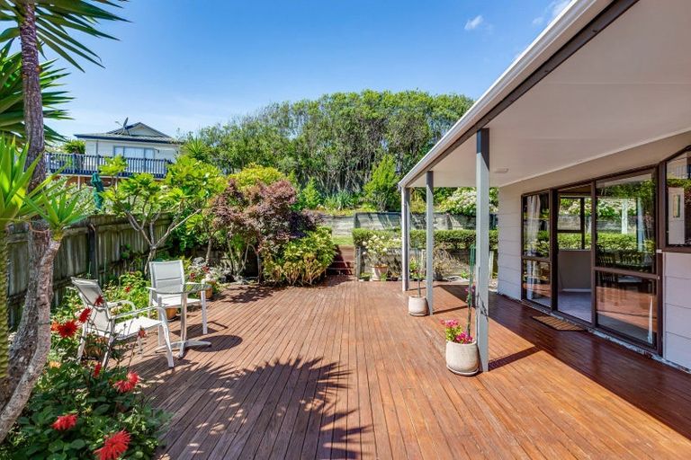Photo of property in 61 Albatross Close, Whitby, Porirua, 5024