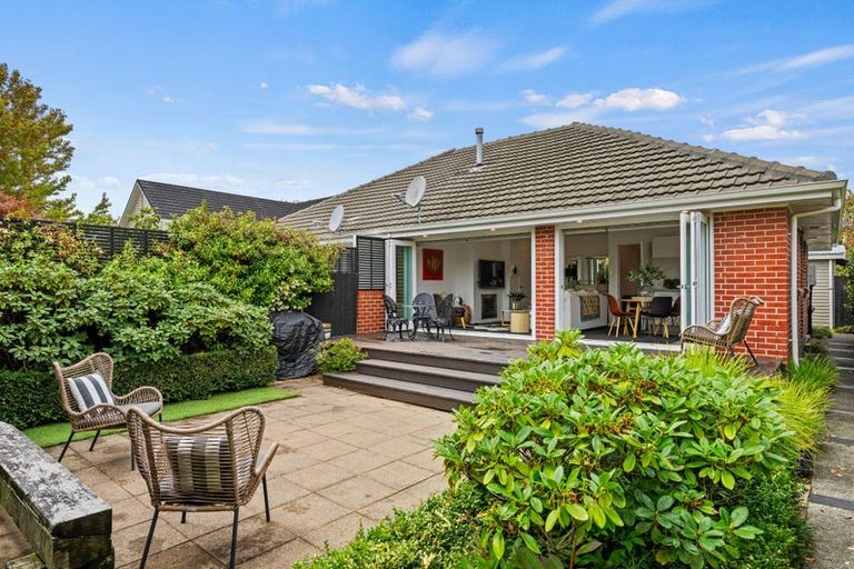 Photo of property in 2/110 Leinster Road, Merivale, Christchurch, 8014