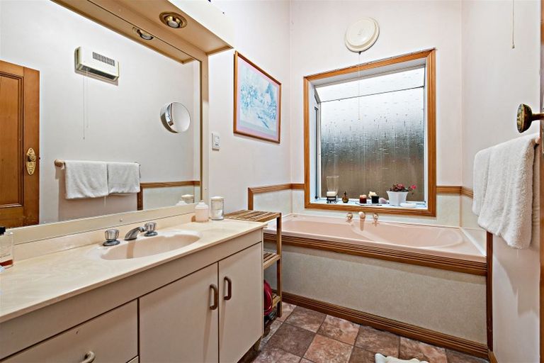 Photo of property in 6 Rembrandt Place, Opaheke, Papakura, 2113