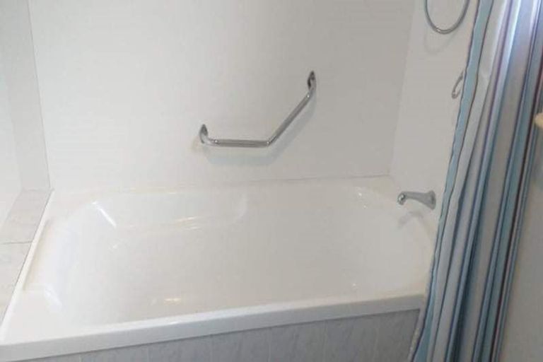 Photo of property in 20 Tauranga Place, Orewa, 0931