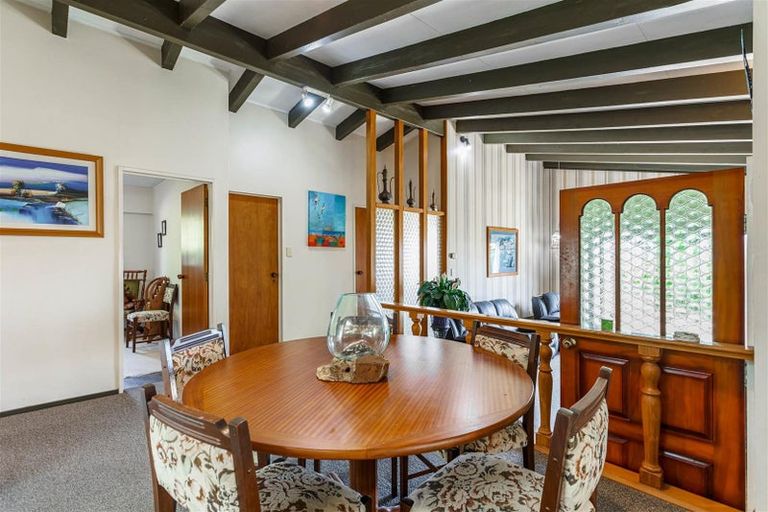 Photo of property in 13 Surf Road, Stanmore Bay, Whangaparaoa, 0932