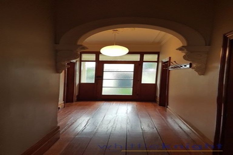 Photo of property in 30 Taupata Street, Redcliffs, Christchurch, 8081