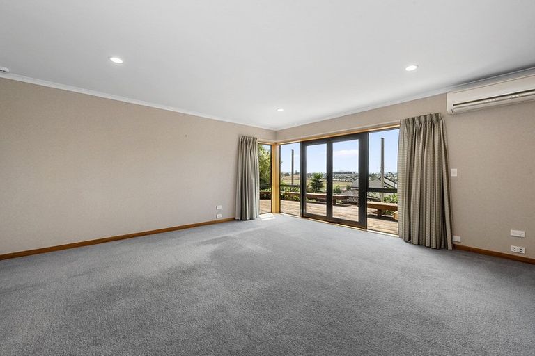 Photo of property in 43 Greenfield Drive, Western Heights, Hamilton, 3200