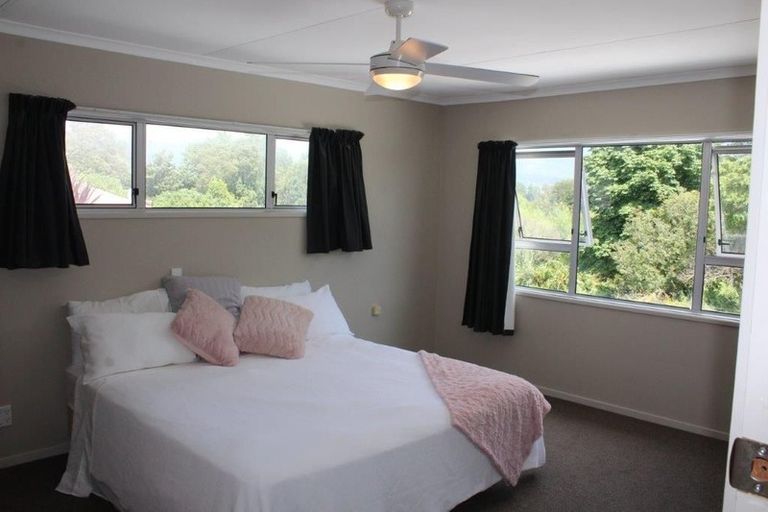 Photo of property in 15 Feary Crescent, Takaka, 7110