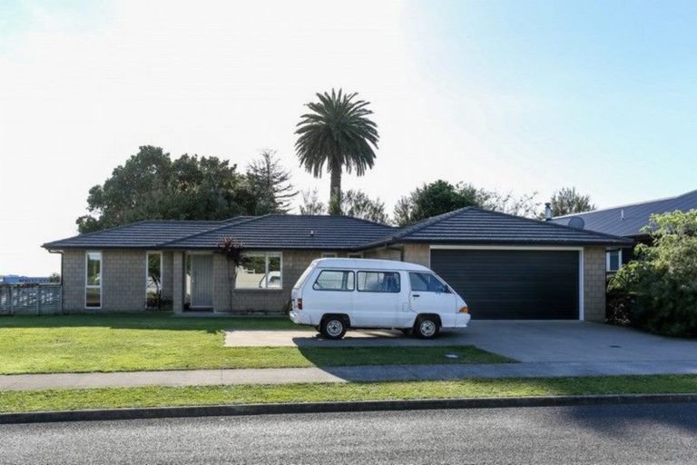 Photo of property in 1 Keene Drive, Bell Block, New Plymouth, 4312